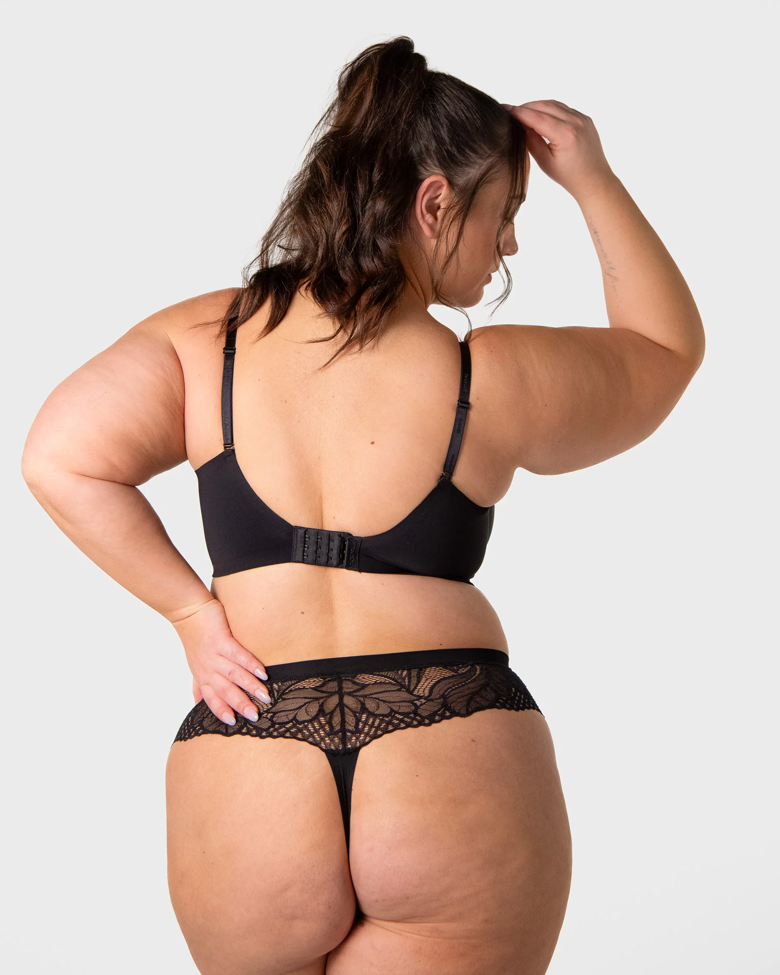 Effortless Sculpt T-shirt Bra - Black - Image 5