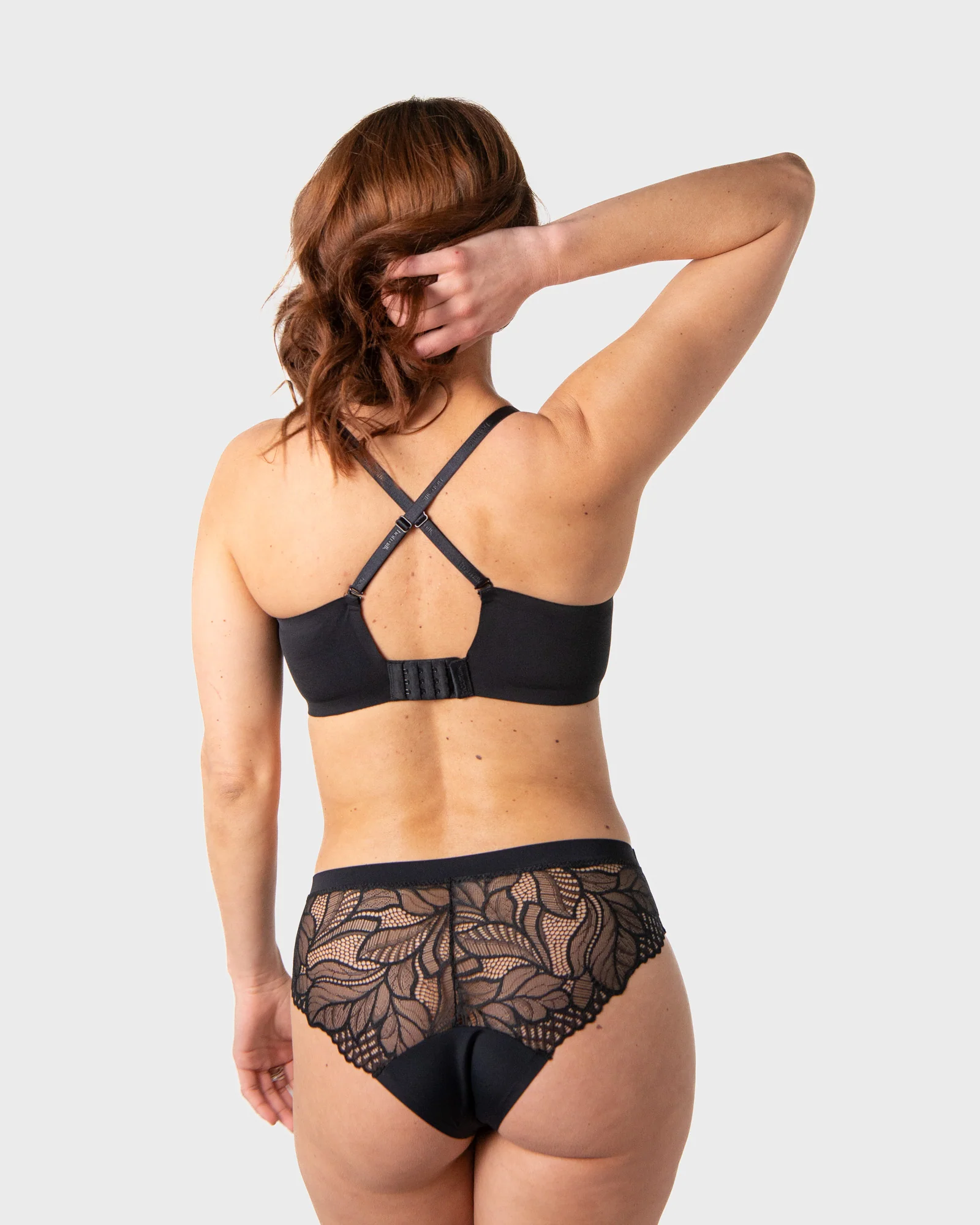 Effortless Sculpt T-shirt Bra - Black - Image 6