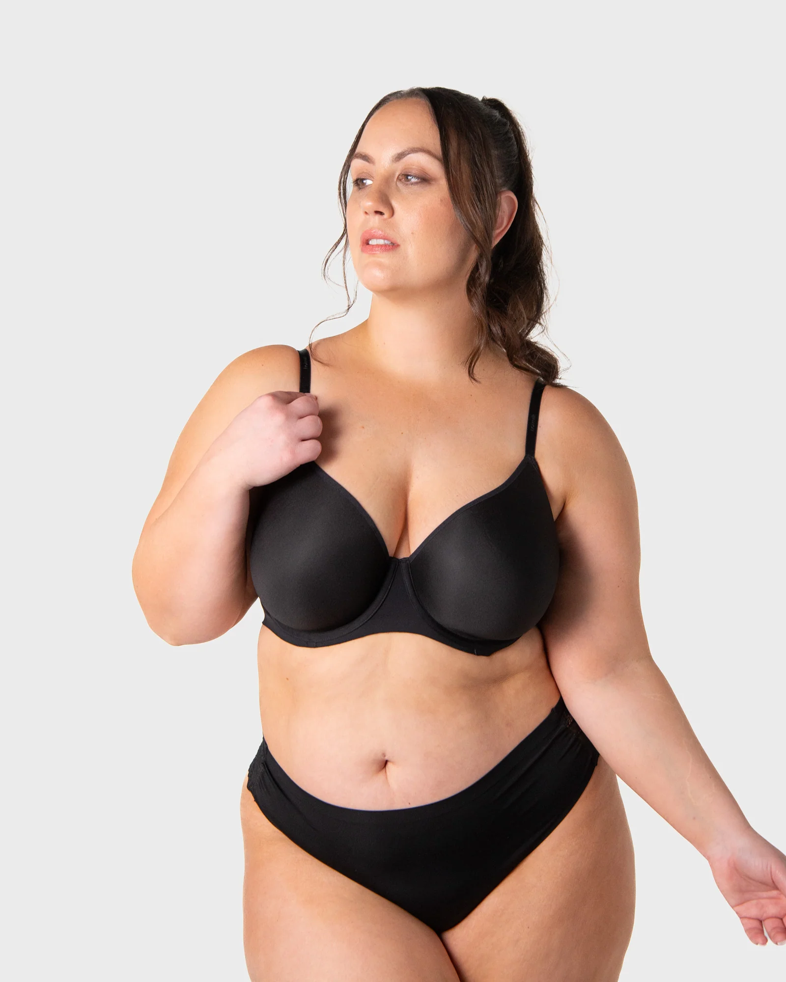 Effortless Sculpt T-shirt Bra - Black - Image 9